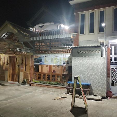 Harmony Resto&Homestay Lambangkuning エクステリア 写真