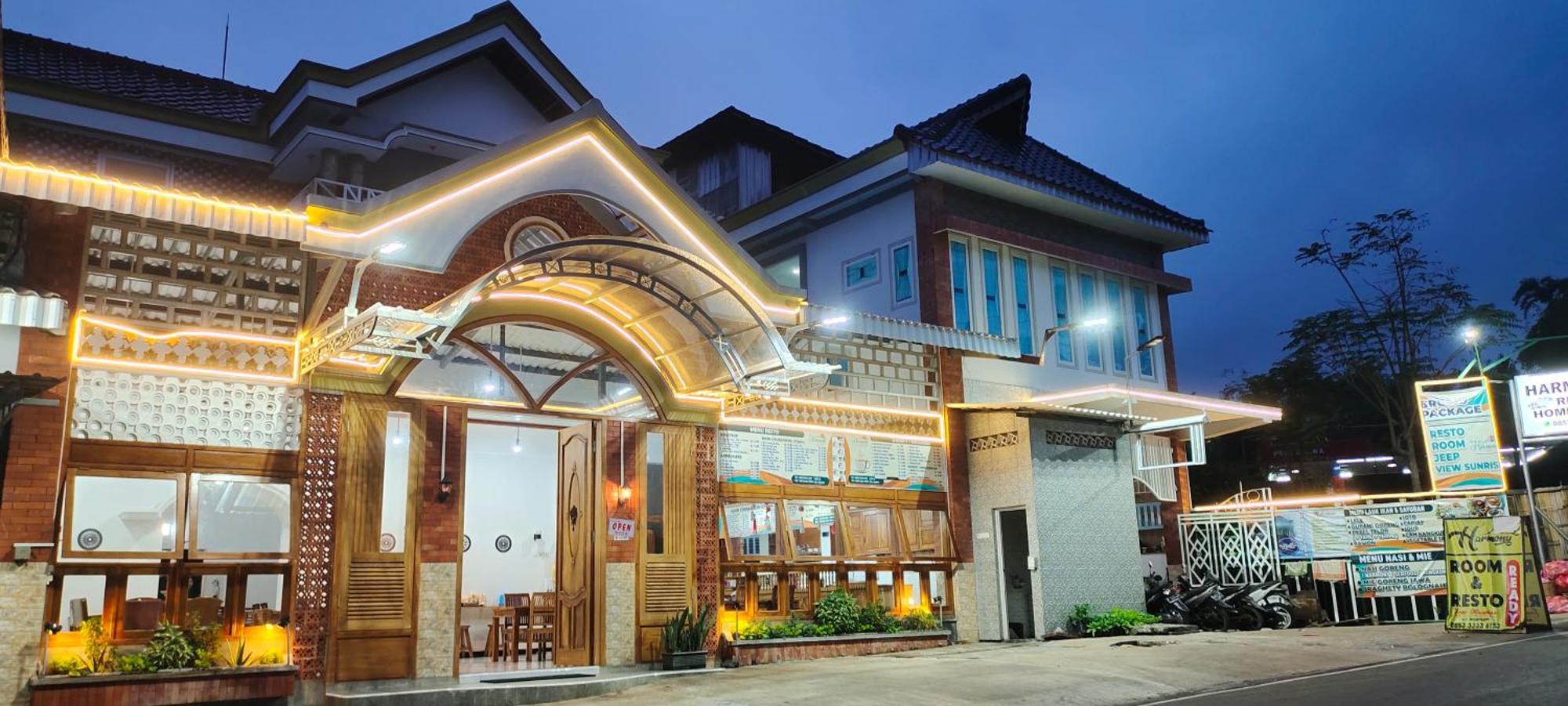 Harmony Resto&Homestay Lambangkuning エクステリア 写真
